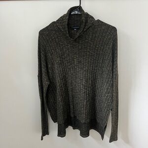 American Eagle long sleeve turtle neck